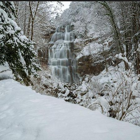 La Champagnolaise Villa ชอมปาญโญล ภายนอก รูปภาพ