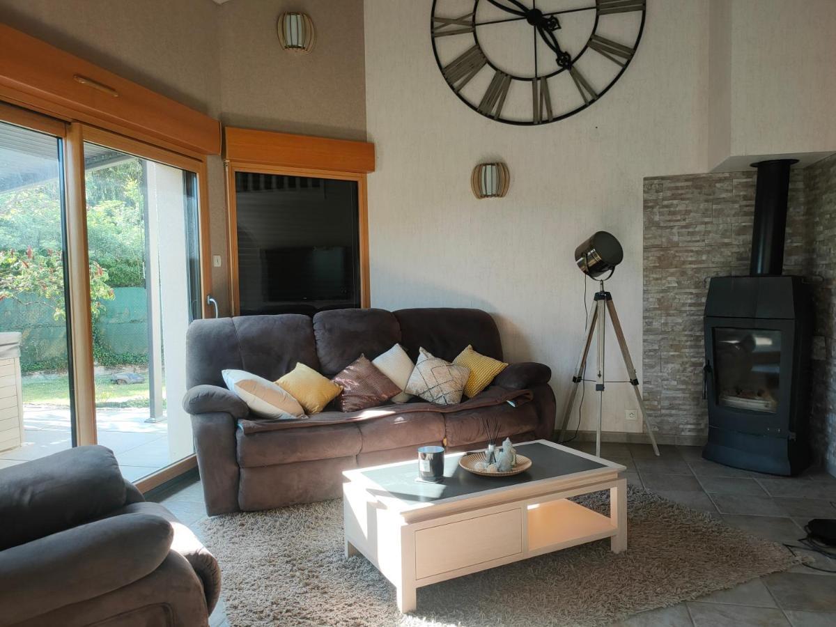 La Champagnolaise Villa ชอมปาญโญล ภายนอก รูปภาพ